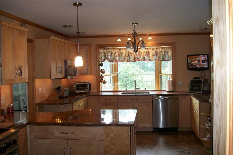 390 Tuckahoe Rd, Marmora, New Jersey 08223, 4 Bedrooms Bedrooms, 11 Rooms Rooms,2 BathroomsBathrooms,Residential,For Sale,Tuckahoe Rd,540063