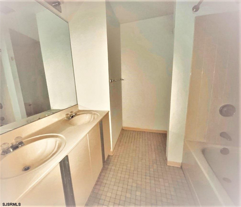 3101 BOARDWALK 2303A-1, New Jersey 08401, 1 Bedroom Bedrooms, 5 Rooms Rooms,1 BathroomBathrooms,Rental non-commercial,For Sale,BOARDWALK 2303A-1,540088