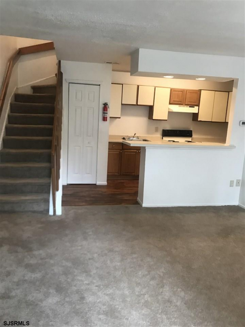 727 Black Horse Pike, New Jersey 08232, 1 Bedroom Bedrooms, 3 Rooms Rooms,1 BathroomBathrooms,Rental non-commercial,For Sale,Black Horse Pike,540115