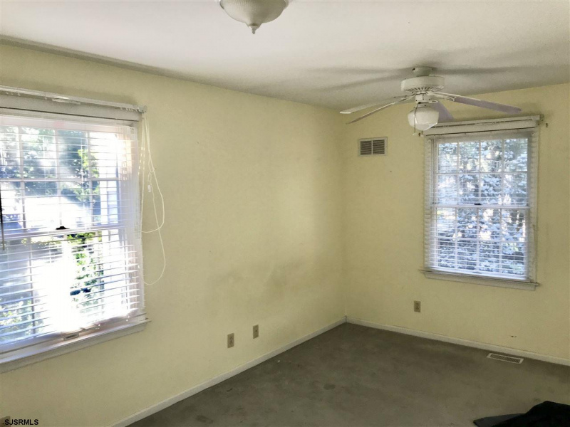 113 Oakcrest Ave, Northfield, New Jersey 08225, 4 Bedrooms Bedrooms, 9 Rooms Rooms,2 BathroomsBathrooms,Residential,For Sale,Oakcrest Ave,540079