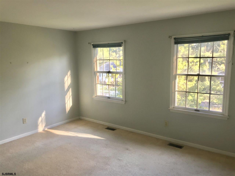113 Oakcrest Ave, Northfield, New Jersey 08225, 4 Bedrooms Bedrooms, 9 Rooms Rooms,2 BathroomsBathrooms,Residential,For Sale,Oakcrest Ave,540079