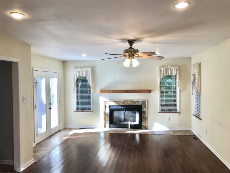 113 Oakcrest Ave, Northfield, New Jersey 08225, 4 Bedrooms Bedrooms, 9 Rooms Rooms,2 BathroomsBathrooms,Residential,For Sale,Oakcrest Ave,540079