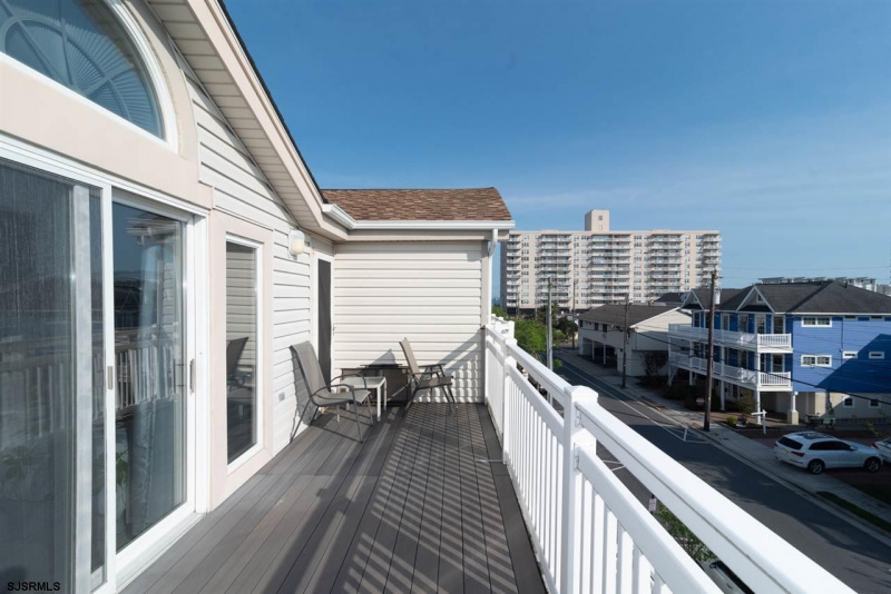 21 Adams #3, Margate, New Jersey 08402, 3 Bedrooms Bedrooms, 8 Rooms Rooms,2 BathroomsBathrooms,Condominium,For Sale,Adams #3,540095
