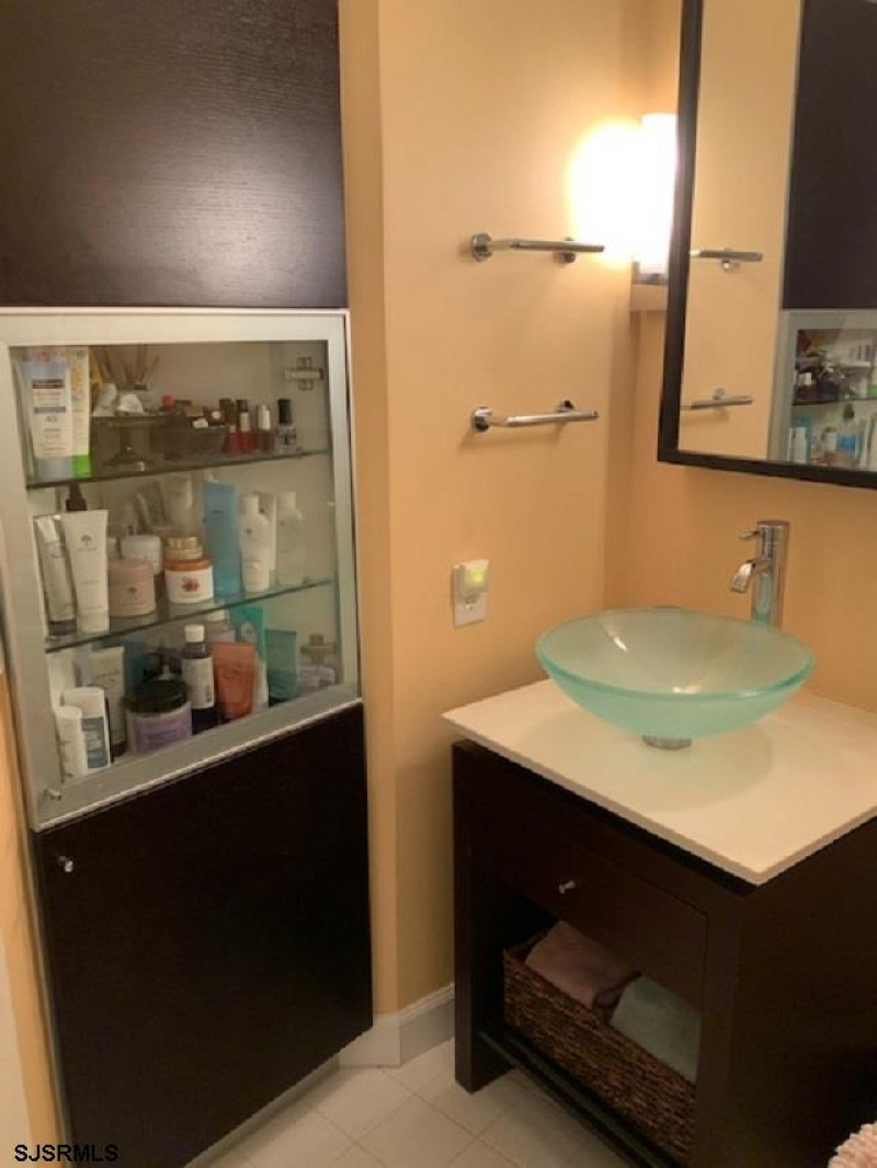 526 Pacific Ave, Atlantic City, New Jersey 08401, 2 Bedrooms Bedrooms, 5 Rooms Rooms,2 BathroomsBathrooms,Condominium,For Sale,Pacific Ave,539063