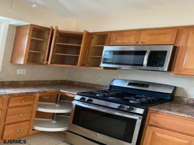 340 Hampshire, New Jersey 08406, 3 Bedrooms Bedrooms, 6 Rooms Rooms,2 BathroomsBathrooms,Rental non-commercial,For Sale,Hampshire,540180