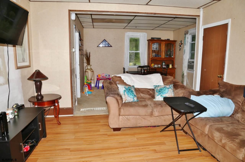 109 New York, Galloway Township, New Jersey 08205, 3 Bedrooms Bedrooms, 6 Rooms Rooms,1 BathroomBathrooms,Residential,For Sale,New York,540202