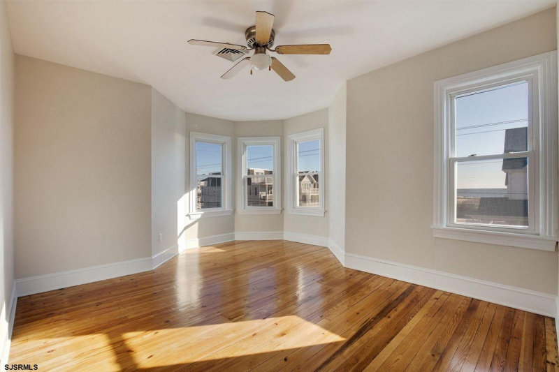 20 46th, Sea Isle City, New Jersey 08243, 4 Bedrooms Bedrooms, 8 Rooms Rooms,2 BathroomsBathrooms,Residential,For Sale,46th,540230
