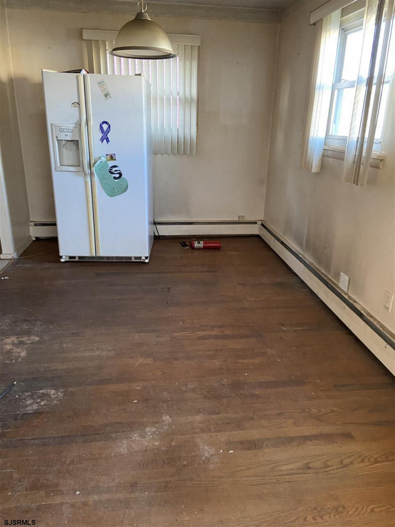 812 Indiana Ave, Atlantic City, New Jersey 08401, 3 Bedrooms Bedrooms, 10 Rooms Rooms,1 BathroomBathrooms,Residential,For Sale,Indiana Ave,540268