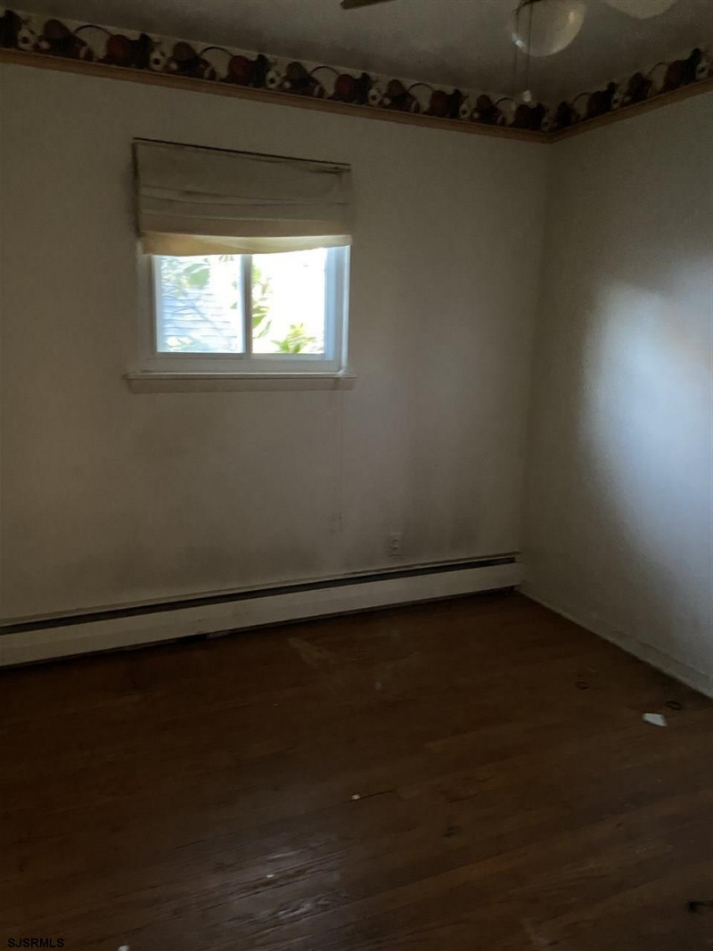 812 Indiana Ave, Atlantic City, New Jersey 08401, 3 Bedrooms Bedrooms, 10 Rooms Rooms,1 BathroomBathrooms,Residential,For Sale,Indiana Ave,540268