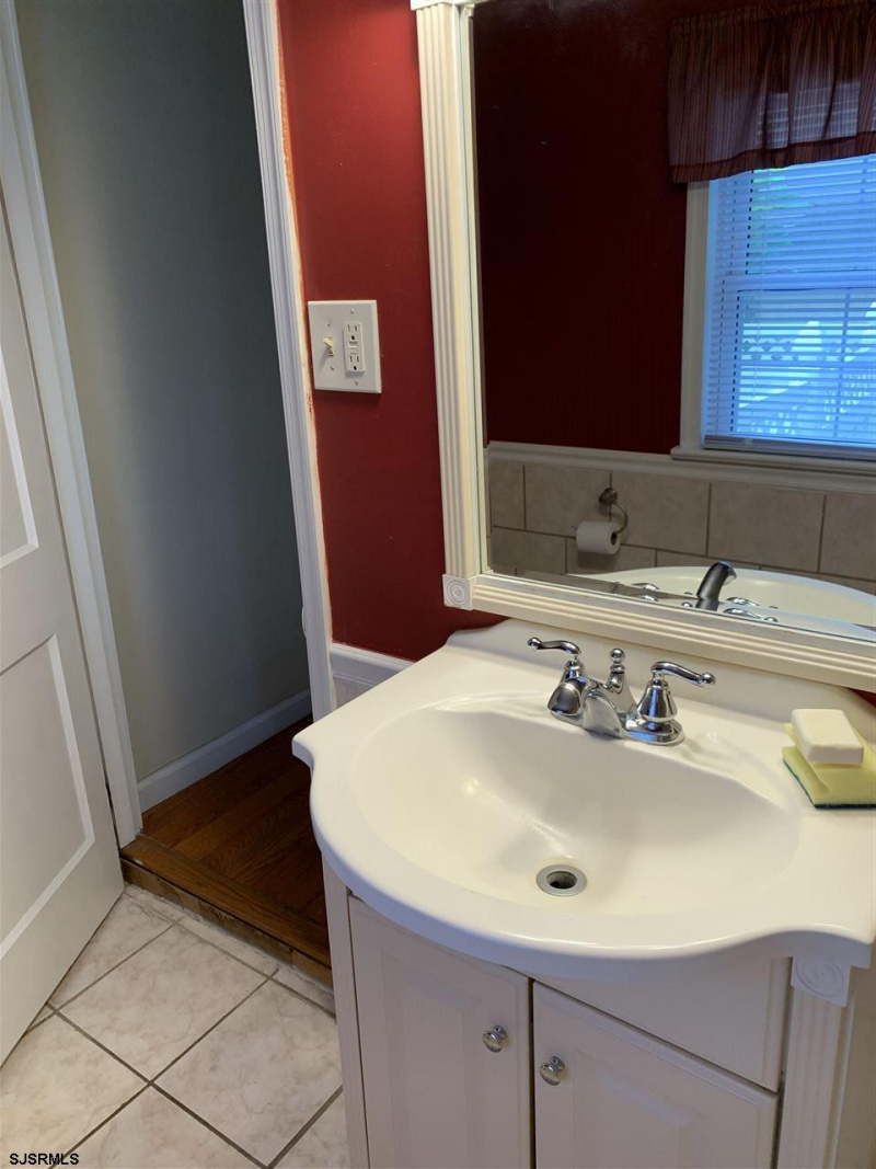 110 Hanthorn, Mays Landing, New Jersey 08330, 4 Bedrooms Bedrooms, 8 Rooms Rooms,2 BathroomsBathrooms,Residential,For Sale,Hanthorn,540291