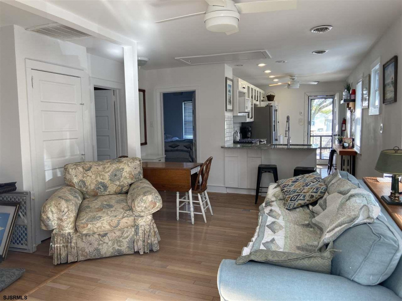 31 New Jersey, Somers Point, New Jersey 08244, 3 Bedrooms Bedrooms, 6 Rooms Rooms,3 BathroomsBathrooms,Residential,For Sale,New Jersey,540305