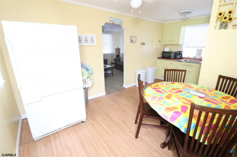 14 Madison, New Jersey 08402, 3 Bedrooms Bedrooms, 5 Rooms Rooms,1 BathroomBathrooms,Rental non-commercial,For Sale,Madison,540328