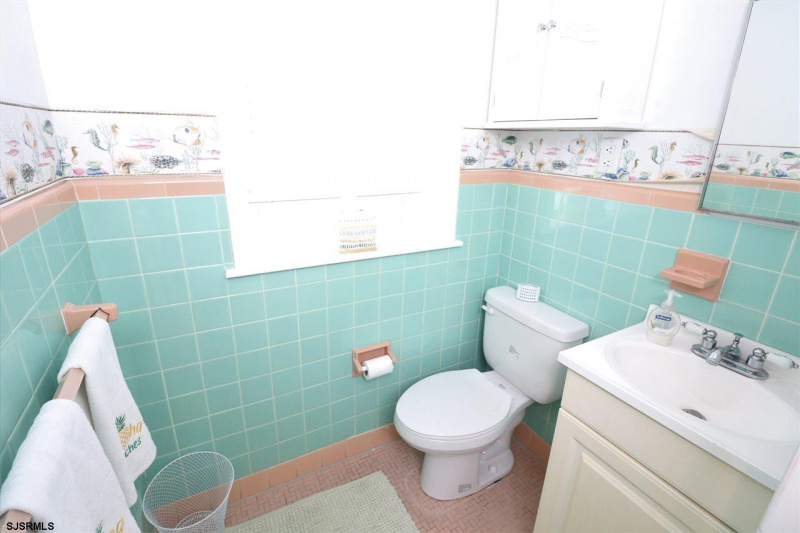 14 Madison, New Jersey 08402, 3 Bedrooms Bedrooms, 5 Rooms Rooms,1 BathroomBathrooms,Rental non-commercial,For Sale,Madison,540328