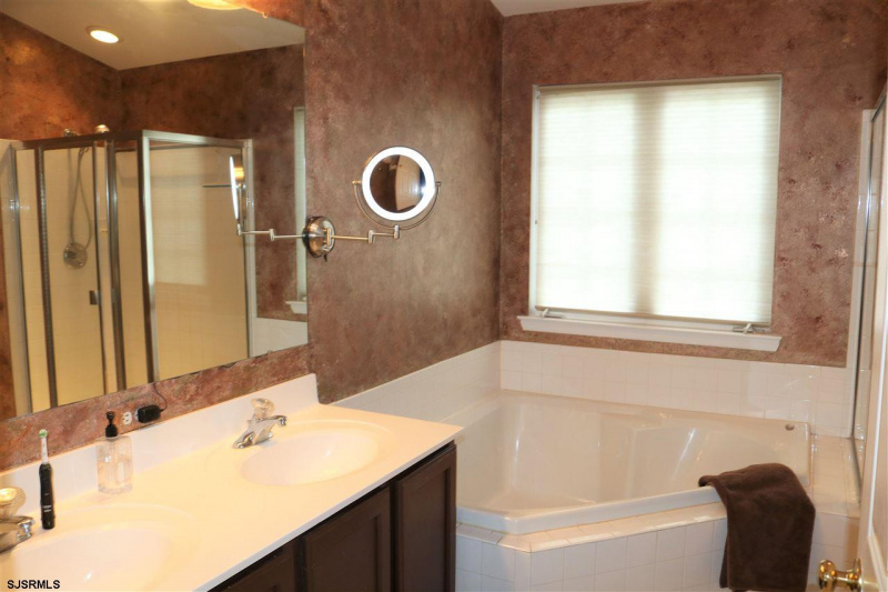78 Marshall Drive, Egg Harbor Township, New Jersey 08234, 4 Bedrooms Bedrooms, 9 Rooms Rooms,3 BathroomsBathrooms,Residential,For Sale,Marshall Drive,540307