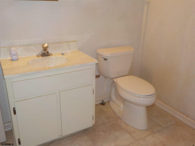 114 Sentry Dr, Bridgeton, New Jersey 08302, 4 Bedrooms Bedrooms, 9 Rooms Rooms,2 BathroomsBathrooms,Residential,For Sale,Sentry Dr,540315