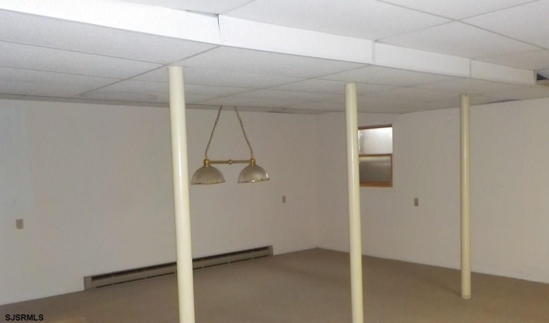 114 Sentry Dr, Bridgeton, New Jersey 08302, 4 Bedrooms Bedrooms, 9 Rooms Rooms,2 BathroomsBathrooms,Residential,For Sale,Sentry Dr,540315