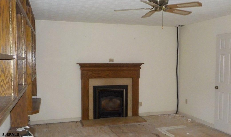 114 Sentry Dr, Bridgeton, New Jersey 08302, 4 Bedrooms Bedrooms, 9 Rooms Rooms,2 BathroomsBathrooms,Residential,For Sale,Sentry Dr,540315