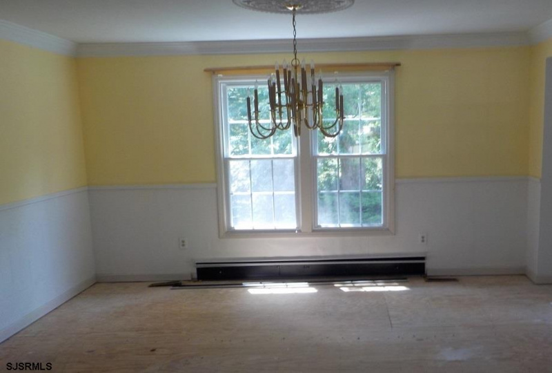 114 Sentry Dr, Bridgeton, New Jersey 08302, 4 Bedrooms Bedrooms, 9 Rooms Rooms,2 BathroomsBathrooms,Residential,For Sale,Sentry Dr,540315