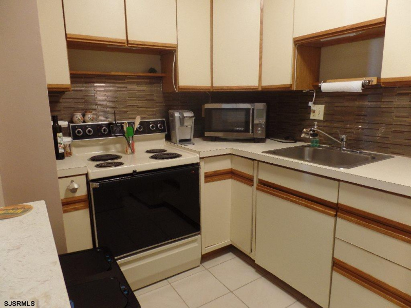 101 Raleigh, Atlantic City, New Jersey 08401, 2 Bedrooms Bedrooms, 5 Rooms Rooms,1 BathroomBathrooms,Condominium,For Sale,Raleigh,540351
