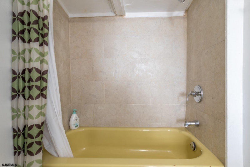 114 Texas, Atlantic City, New Jersey 08401, 3 Bedrooms Bedrooms, 6 Rooms Rooms,1 BathroomBathrooms,Residential,For Sale,Texas,540367