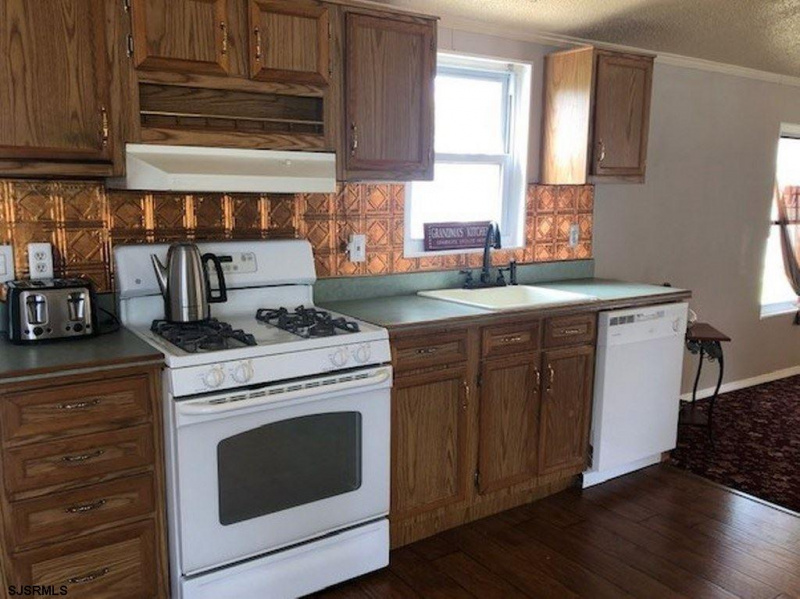 19 LEWIS, Egg Harbor Township, New Jersey 08234, 2 Bedrooms Bedrooms, 4 Rooms Rooms,2 BathroomsBathrooms,Residential,For Sale,LEWIS,540484