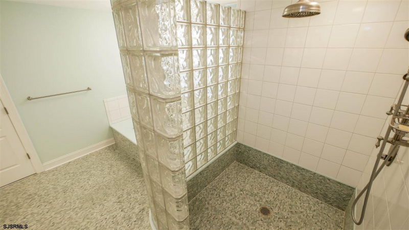 9219 Atlantic, New Jersey 08402, 4 Bedrooms Bedrooms, 9 Rooms Rooms,3 BathroomsBathrooms,Rental non-commercial,For Sale,Atlantic,540522