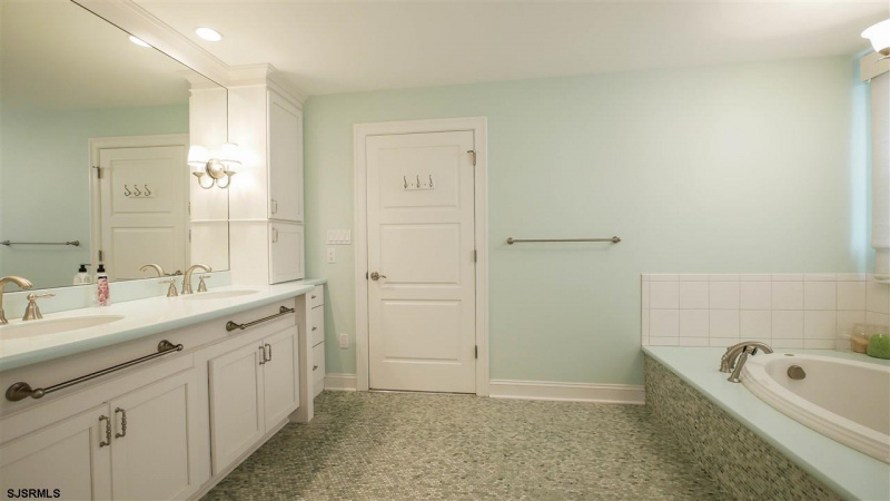 9219 Atlantic, New Jersey 08402, 4 Bedrooms Bedrooms, 9 Rooms Rooms,3 BathroomsBathrooms,Rental non-commercial,For Sale,Atlantic,540522