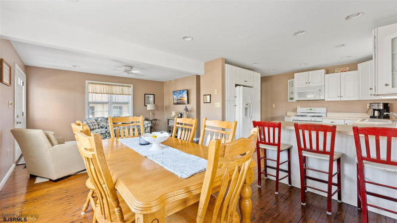 102 Forget Me Not, Wildwood Crest, New Jersey 08260-1278, 5 Bedrooms Bedrooms, 11 Rooms Rooms,4 BathroomsBathrooms,Residential,For Sale,Forget Me Not,540578