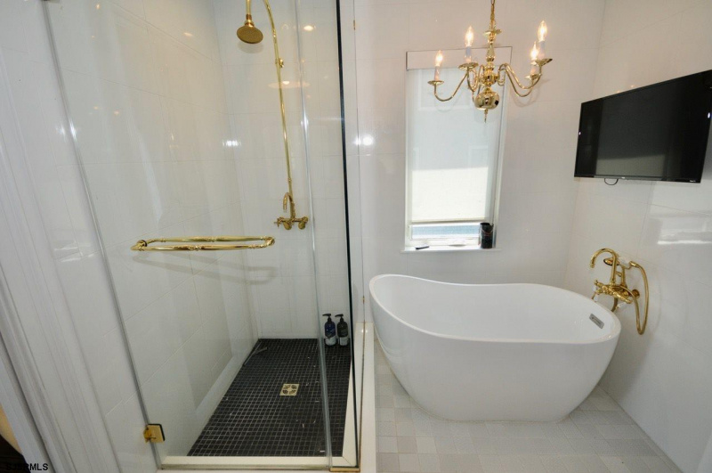 102 Richards, Ventnor, New Jersey 08406, 4 Bedrooms Bedrooms, 13 Rooms Rooms,4 BathroomsBathrooms,Residential,For Sale,Richards,540611