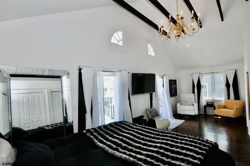 102 Richards, Ventnor, New Jersey 08406, 4 Bedrooms Bedrooms, 13 Rooms Rooms,4 BathroomsBathrooms,Residential,For Sale,Richards,540611