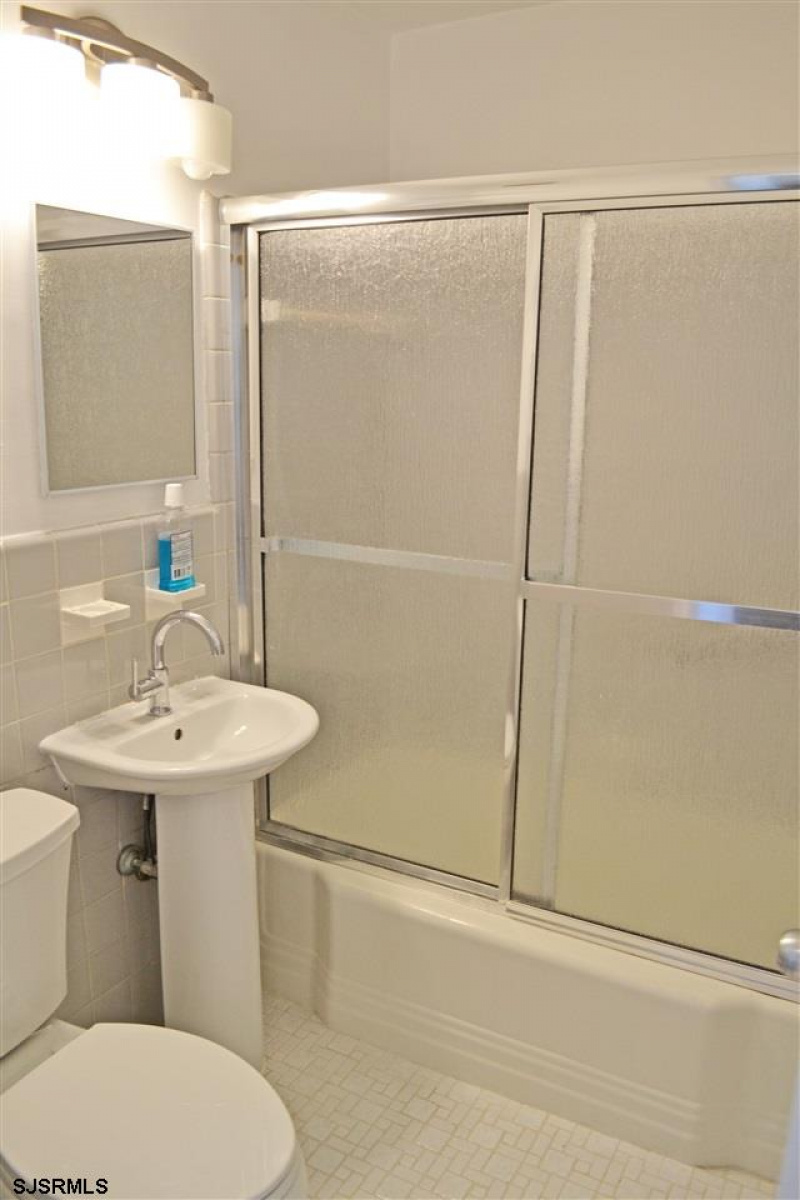 101 Raleigh Ave, Atlantic City, New Jersey 08401, 1 Bedroom Bedrooms, 3 Rooms Rooms,1 BathroomBathrooms,Condominium,For Sale,Raleigh Ave,540568