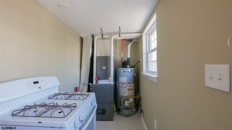206 Arizona Ave, Atlantic City, New Jersey 08401, 3 Bedrooms Bedrooms, 6 Rooms Rooms,1 BathroomBathrooms,Residential,For Sale,Arizona Ave,540634