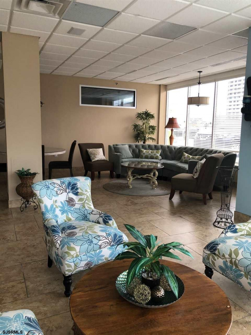 6101 Monmouth, Ventnor, New Jersey 08406-2283, 2 Bedrooms Bedrooms, 5 Rooms Rooms,1 BathroomBathrooms,Condominium,For Sale,Monmouth,540638