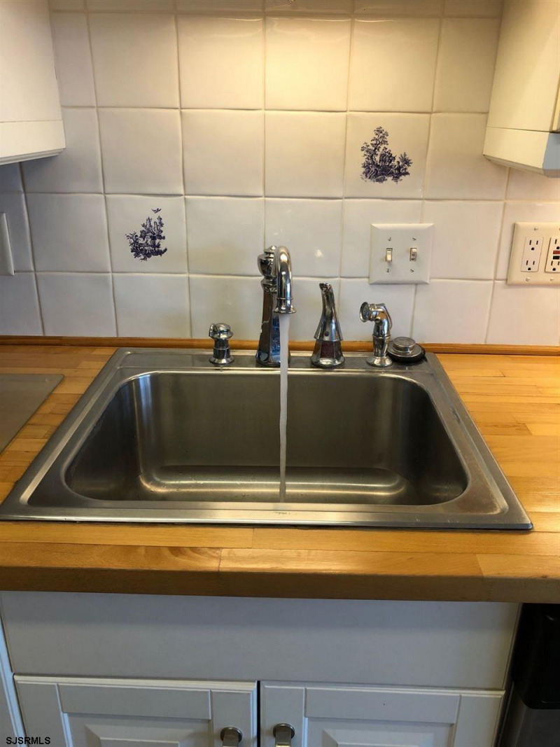 6101 Monmouth, Ventnor, New Jersey 08406-2283, 2 Bedrooms Bedrooms, 5 Rooms Rooms,1 BathroomBathrooms,Condominium,For Sale,Monmouth,540638