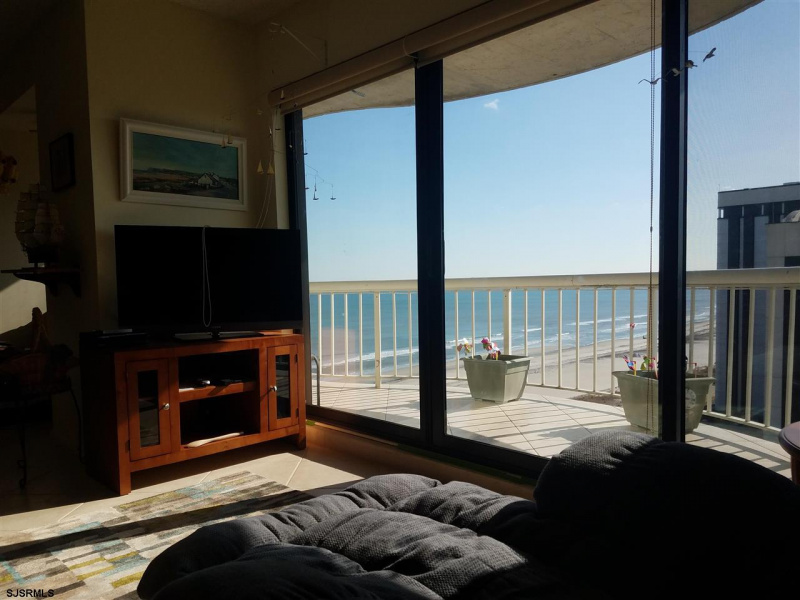 3101 Boardwalk, Atlantic City, New Jersey 08401, 1 Bedroom Bedrooms, 5 Rooms Rooms,1 BathroomBathrooms,Condominium,For Sale,Boardwalk,540705