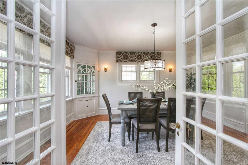 6104 Ventnor, Ventnor, New Jersey 08406, 4 Bedrooms Bedrooms, 10 Rooms Rooms,2 BathroomsBathrooms,Residential,For Sale,Ventnor,540762