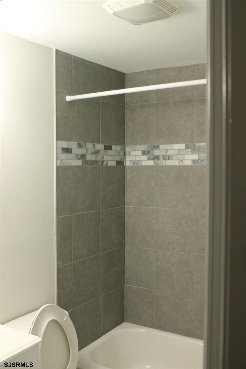10 Robin Rd, Egg Harbor Township, New Jersey 08234, 3 Bedrooms Bedrooms, 9 Rooms Rooms,1 BathroomBathrooms,Residential,For Sale,Robin Rd,540825