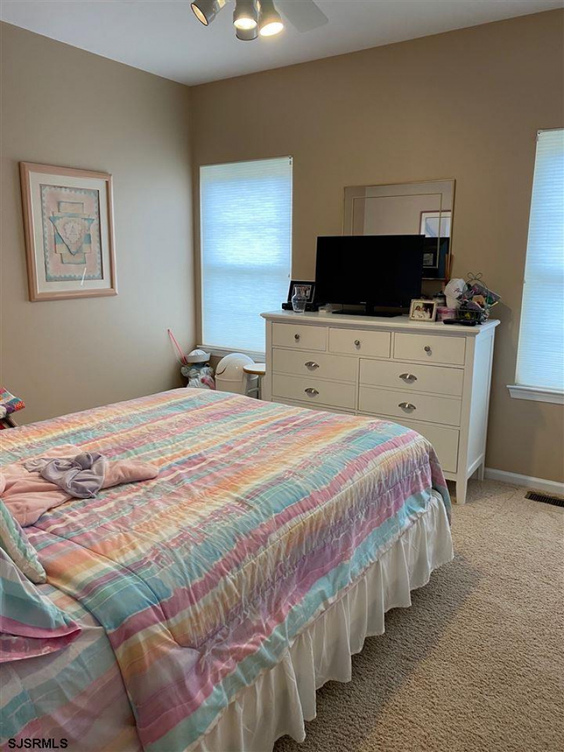19 Madison, Margate, New Jersey 08402-1023, 3 Bedrooms Bedrooms, 6 Rooms Rooms,2 BathroomsBathrooms,Condominium,For Sale,Madison,540823