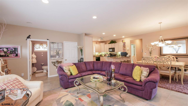 19 Madison, Margate, New Jersey 08402-1023, 3 Bedrooms Bedrooms, 6 Rooms Rooms,2 BathroomsBathrooms,Condominium,For Sale,Madison,540823