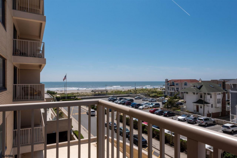 5000 Boardwalk, Ventnor, New Jersey 08406, 4 Bedrooms Bedrooms, 8 Rooms Rooms,3 BathroomsBathrooms,Condominium,For Sale,Boardwalk,540885