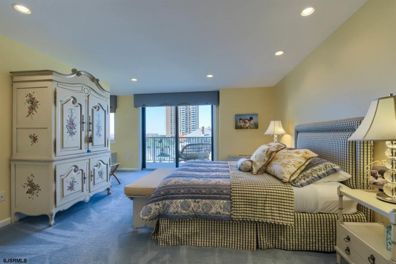 5000 Boardwalk, Ventnor, New Jersey 08406, 4 Bedrooms Bedrooms, 8 Rooms Rooms,3 BathroomsBathrooms,Condominium,For Sale,Boardwalk,540885