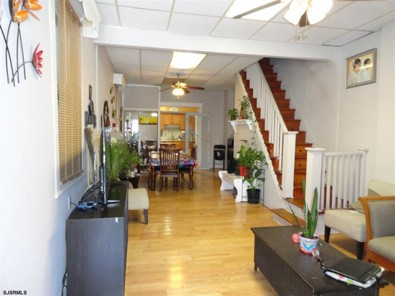 23 Bellevue, Atlantic City, New Jersey 08401, 3 Bedrooms Bedrooms, 6 Rooms Rooms,2 BathroomsBathrooms,Residential,For Sale,Bellevue,540921