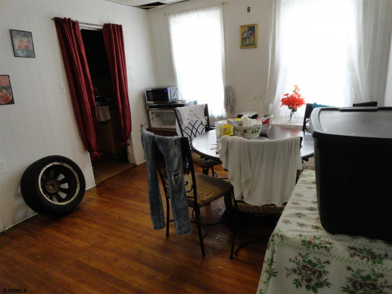 23 Bellevue, Atlantic City, New Jersey 08401, 3 Bedrooms Bedrooms, 6 Rooms Rooms,2 BathroomsBathrooms,Residential,For Sale,Bellevue,540921