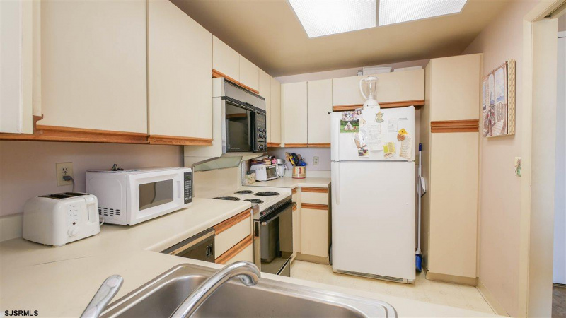 3101 Boardwalk, Atlantic City, New Jersey 08401, 1 Bedroom Bedrooms, 5 Rooms Rooms,1 BathroomBathrooms,Condominium,For Sale,Boardwalk,540920
