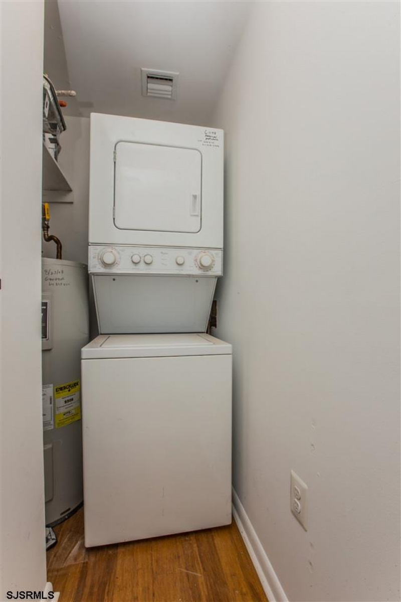 9505 Atlantic Ave. #2, New Jersey 08402, 2 Bedrooms Bedrooms, 5 Rooms Rooms,2 BathroomsBathrooms,Rental non-commercial,For Sale,Atlantic Ave. #2,540978
