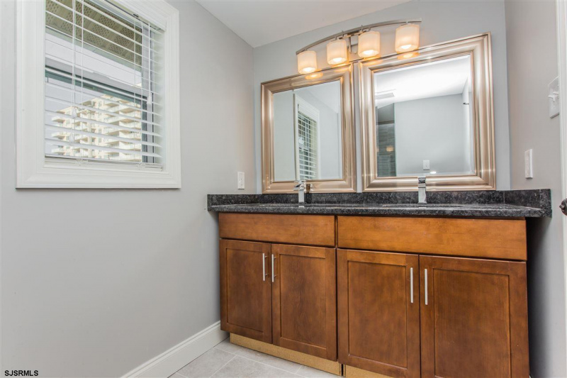 9505 Atlantic Ave. #2, New Jersey 08402, 2 Bedrooms Bedrooms, 5 Rooms Rooms,2 BathroomsBathrooms,Rental non-commercial,For Sale,Atlantic Ave. #2,540978