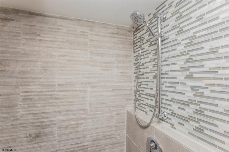 9505 Atlantic Ave. #2, New Jersey 08402, 2 Bedrooms Bedrooms, 5 Rooms Rooms,2 BathroomsBathrooms,Rental non-commercial,For Sale,Atlantic Ave. #2,540979