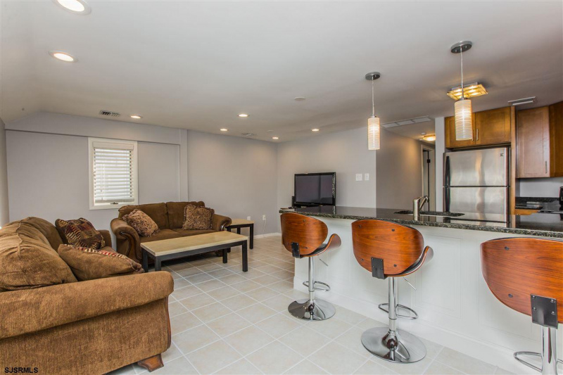 9505 Atlantic Ave. #2, New Jersey 08402, 2 Bedrooms Bedrooms, 5 Rooms Rooms,2 BathroomsBathrooms,Rental non-commercial,For Sale,Atlantic Ave. #2,540979