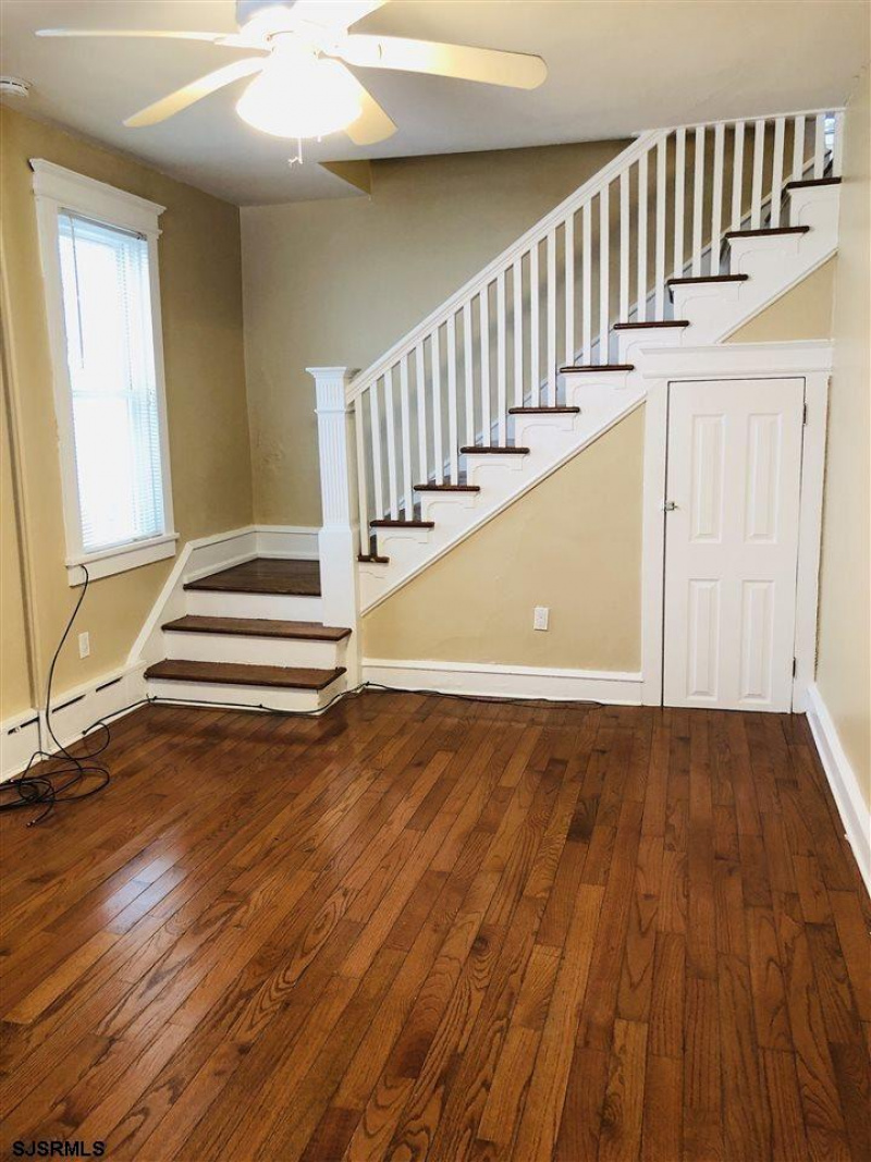 118 Laclede Pl, New Jersey 08401, 4 Bedrooms Bedrooms, 10 Rooms Rooms,2 BathroomsBathrooms,Rental non-commercial,For Sale,Laclede Pl,540988