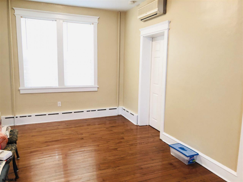 118 Laclede Pl, New Jersey 08401, 4 Bedrooms Bedrooms, 10 Rooms Rooms,2 BathroomsBathrooms,Rental non-commercial,For Sale,Laclede Pl,540988
